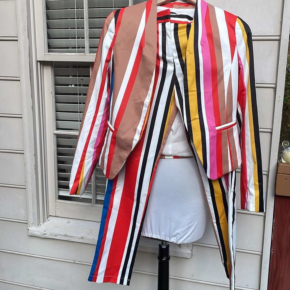 LIKE NEW- Fashion Nova Striped 2- Piece Cropped Blazer and Pants Size S